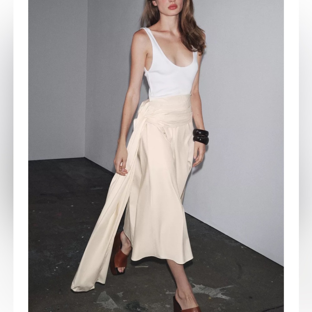 Zara Contrast Pleated Dress Cream